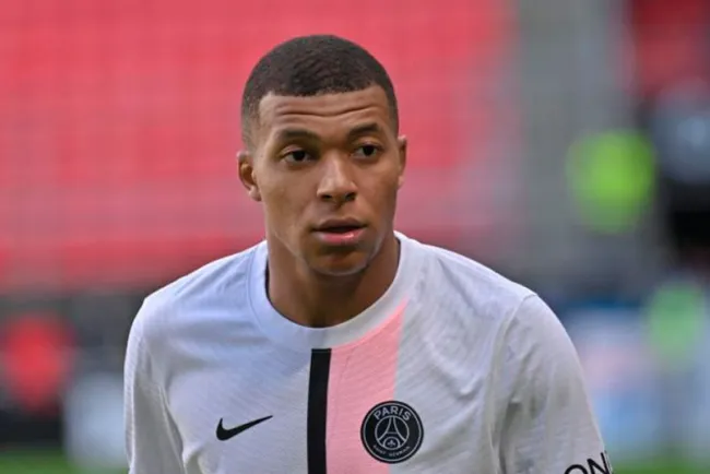 Florentino espera concretar el fichaje de Mbappé en enero