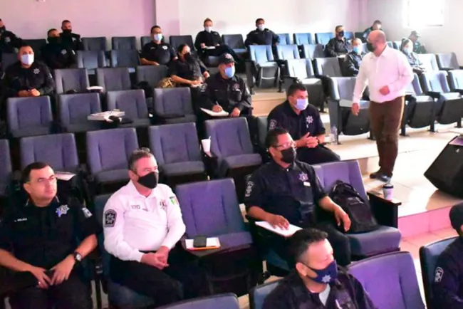 Brinda Isspes curso a Seguridad Pública