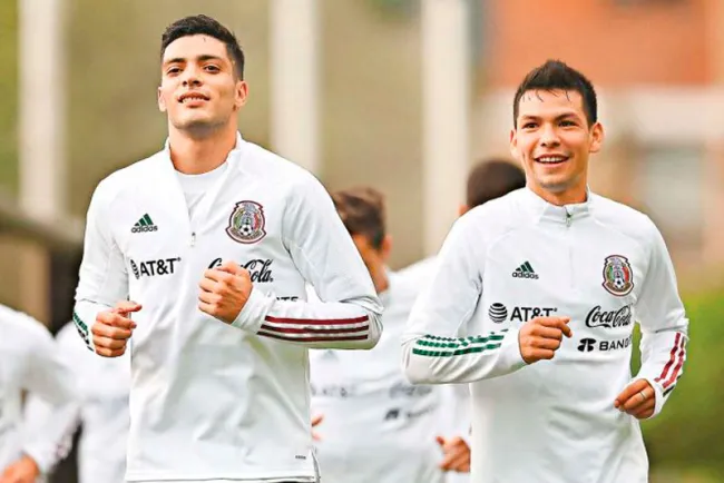 Raúl Jiménez entrena como primerizo