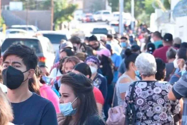 Rezagados superan demanda de vacuna contra covid en Chihuahua