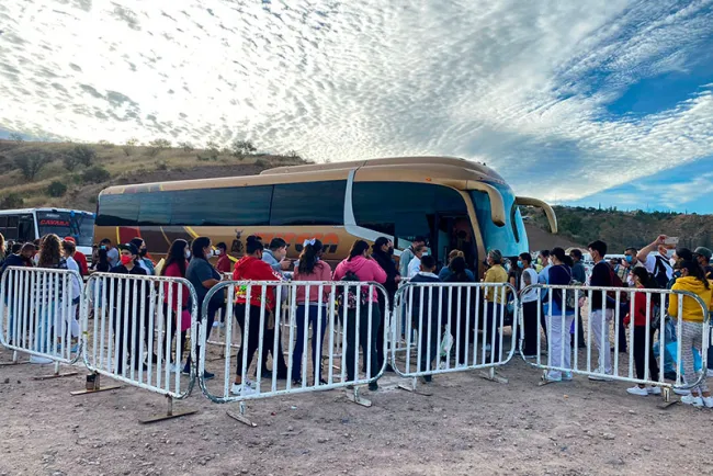 Vacunan con Pfizer a adolecentes