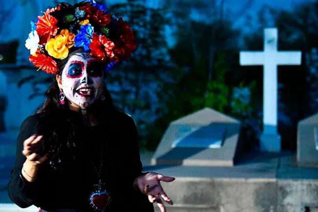 Inicia recorrido Leyendas del Panteón