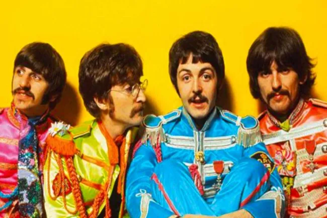 Lennon fue responsable de separación de Beatles: Paul McCartney