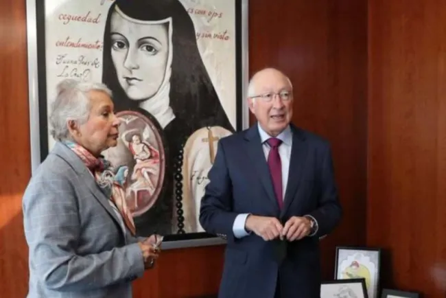 Ken Salazar analiza reforma eléctrica de México; '¡Que viva el Santo Niño de Atocha', le dice a Monreal