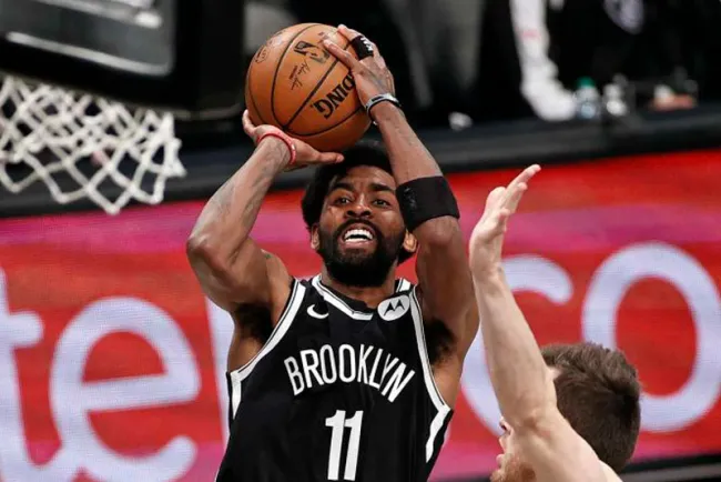 Apartan a Kyrie Irving por no vacunarse contra el covid