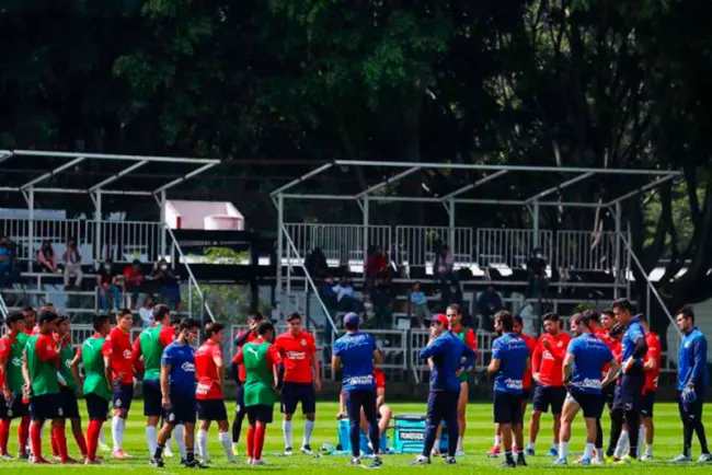 En Chivas están cómodos con Leaño; tiene ‘ideas frescas’