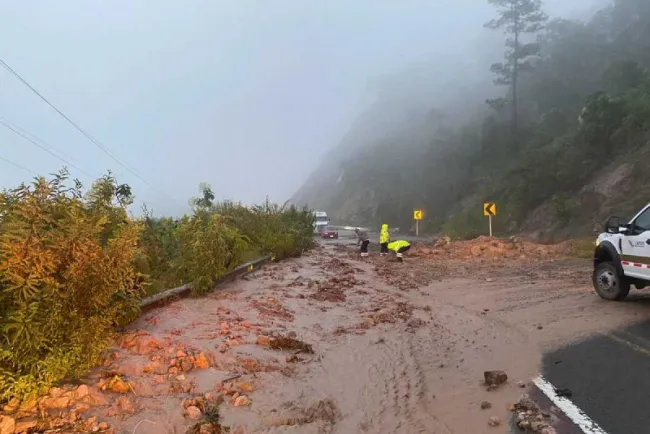 'Pamela' deja derrumbes y casas afectadas en Durango