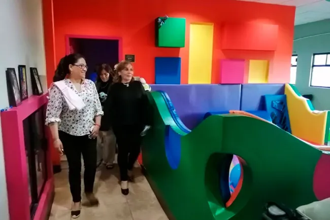 Reconoce esposa del embajador de Bolivia labor del DIF nogales