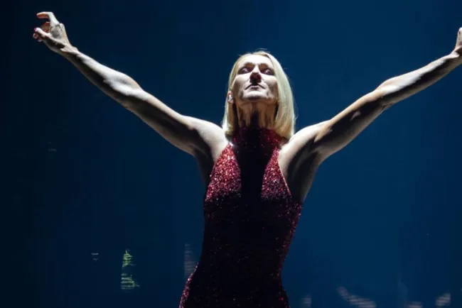 Céline Dion pospone conciertos en Las Vegas por espasmos musculares