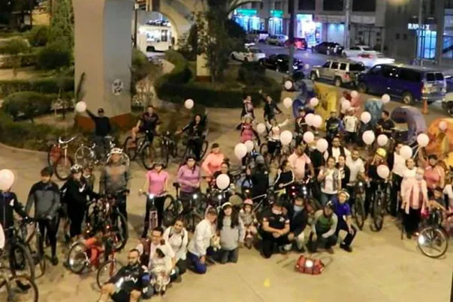 Ciclistas se suman a Rodada Rosa contra cáncer de mama