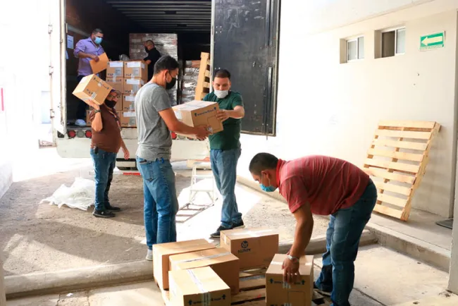 Continúa el arribo de medicamento