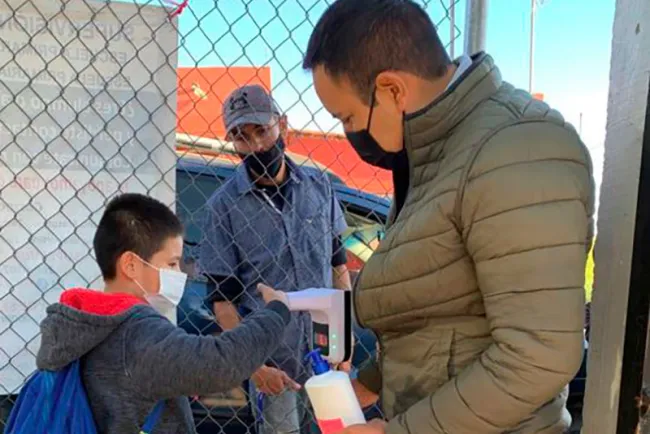 Supervisan regidores protocolos de salud en escuelas de Nogales