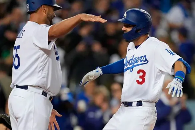 Dodgers siguen con vida en la Serie de Campeonato