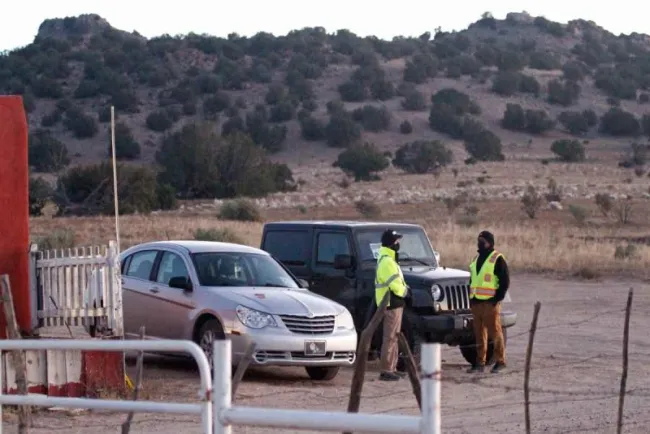 ¿Por qué una pistola de utilería mató a directora de fotografía en caso Alec Baldwin?