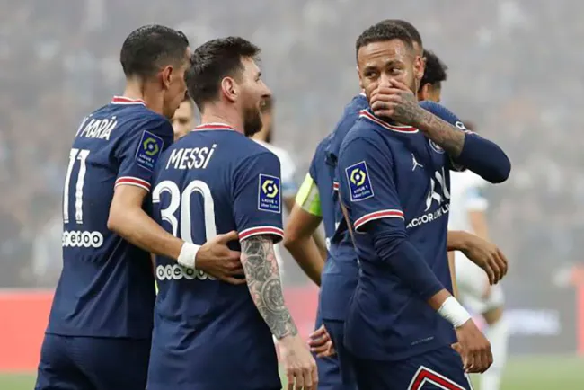 Pochettino tuvo problemas con Neymar y Mbappé por Messi