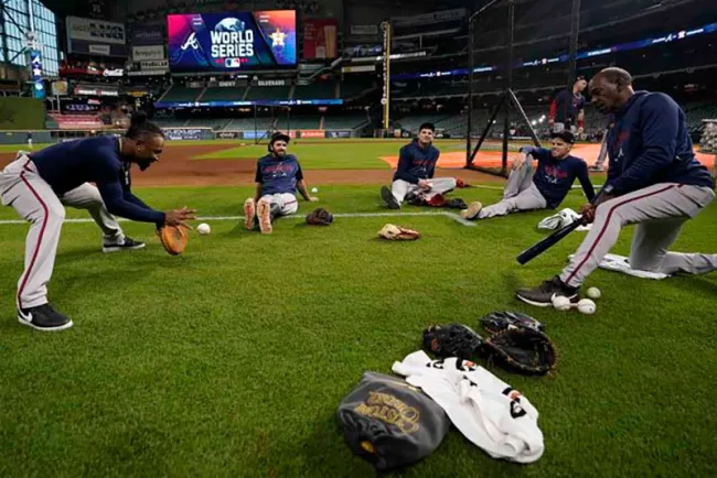 Rosters oficiales de Bravos y Astros para la Serie Mundial