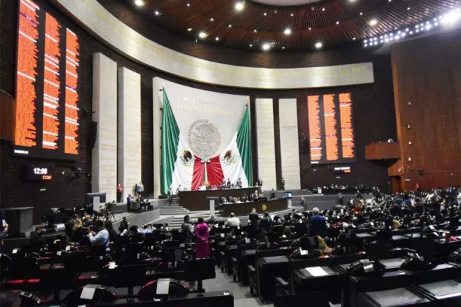 Con goyas diputados de oposición expresan apoyo a la UNAM