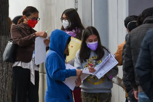 Vacunan contra covid a niña amparada, tras multa a Jorge Alcocer