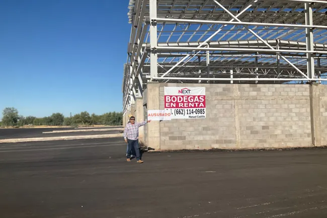 Clausuran construcción ilegal de nave industrial