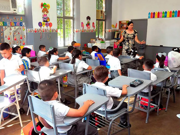 Escuelas se reactivan el 2022
