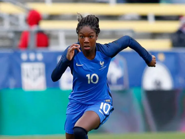 Jugadora del PSG niega agresiones a su compañera