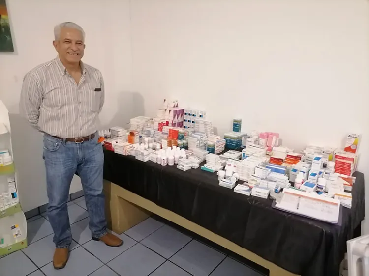 Apoya MC a población con dispensario médico gratis