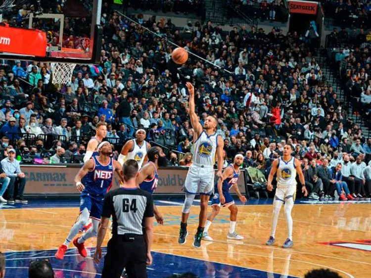 Warriors y Curry arrollan a los Nets de Durant
