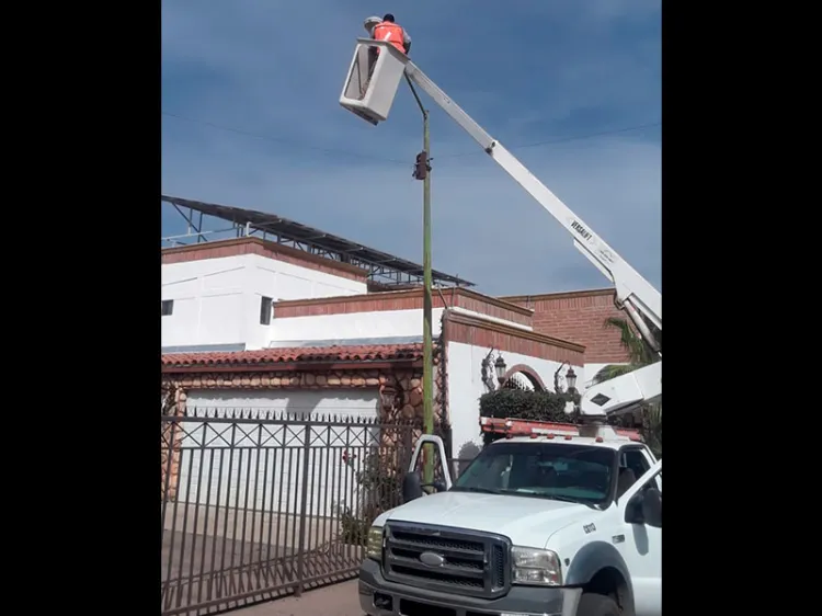 Avanza mejoramiento de alumbrado público