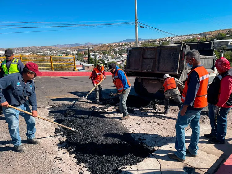 Dan mantenimiento a puente de Villa Sonora