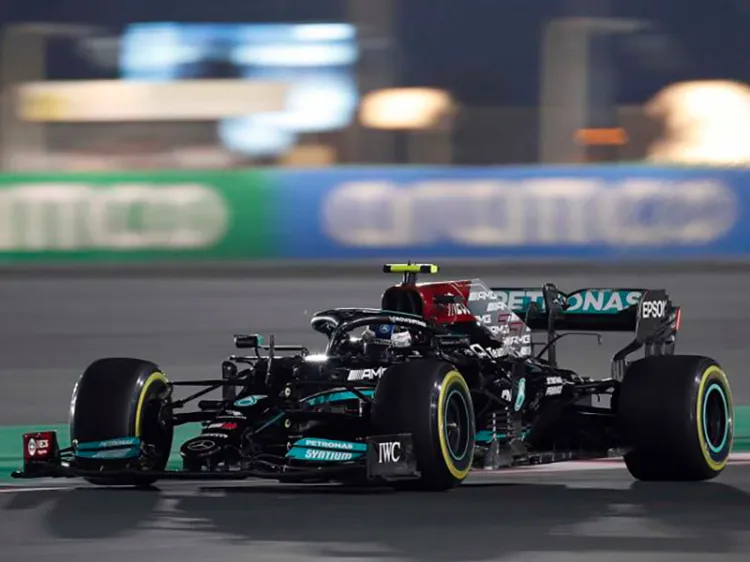 Valtteri Bottas domina la segunda sesión de prácticas en Qatar