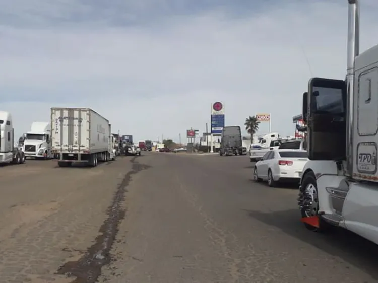 Exigen transportistas se rehabilite Corredor Fiscal