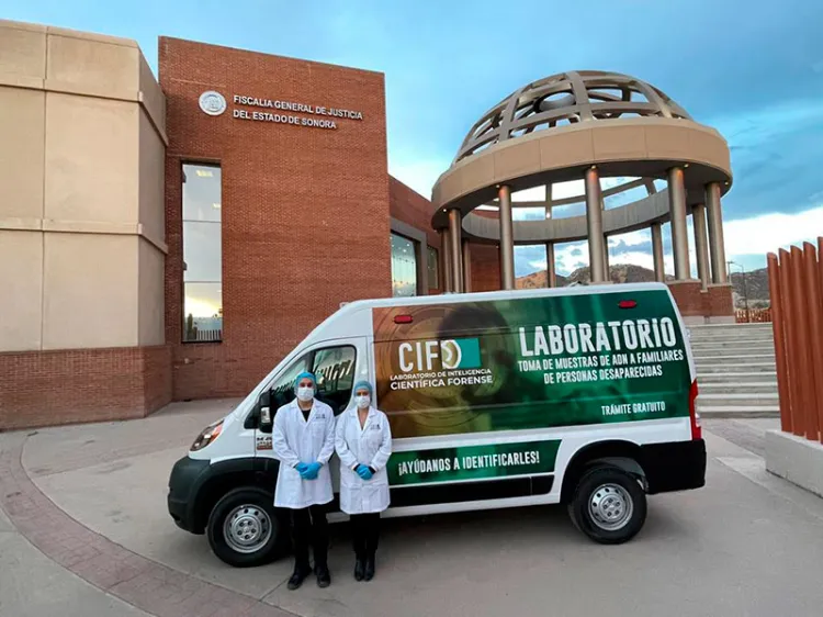 Apoya FGJE a buscadoras con laboratorio móvil