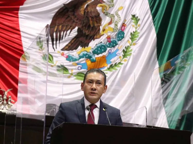 Alista Morena iniciativa en favor de objeción de conciencia del personal de salud