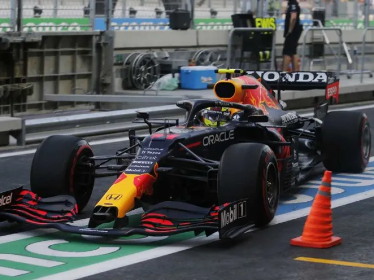 ‘Checo’ Pérez tiene leve mejoría en Arabia Saudita