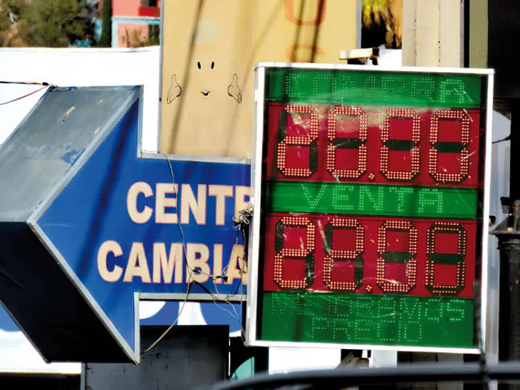 Poco flujo de dólares aumenta la compra