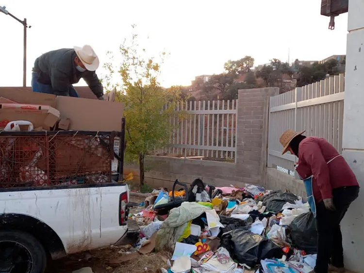 Limpian escuelas con programa municipal
