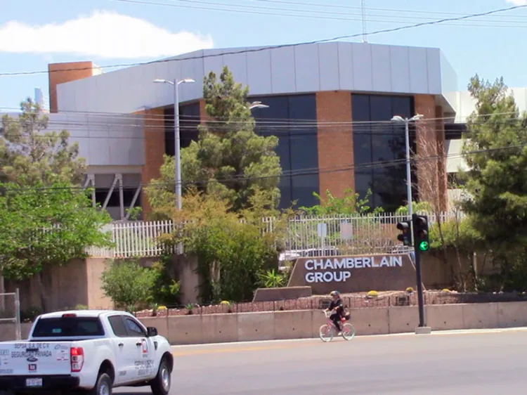 Suspende maquila evento masivo