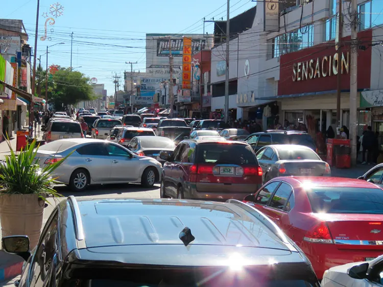 Sigue movilidad a pesar de semáforo Naranja