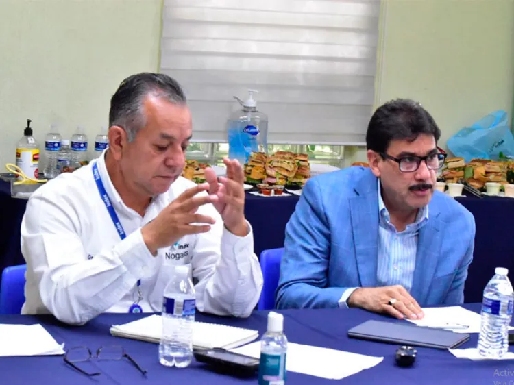 Atienden asueto 15 mil empleados