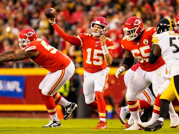 Jefes arrollan a Acereros y aseguran el Oeste de la AFC