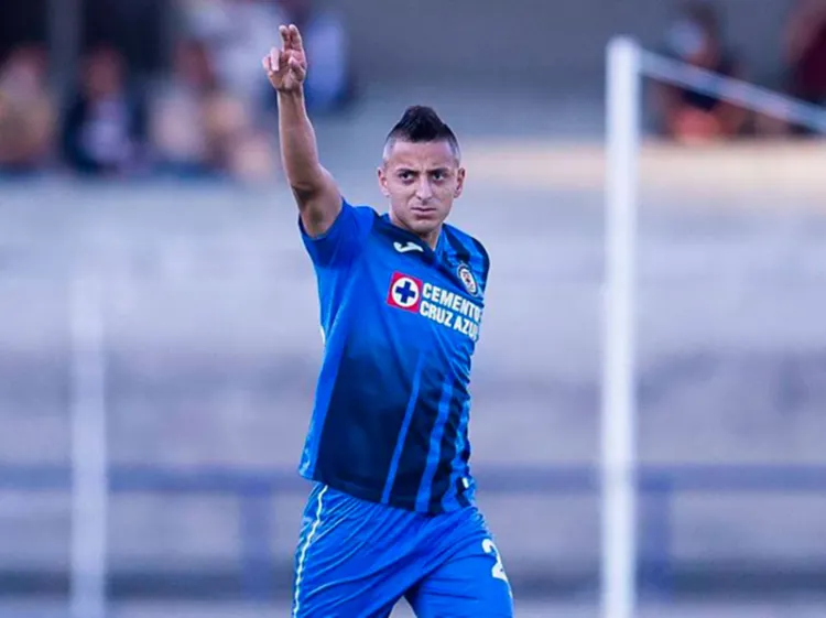 Chivas anuncia la llegada de Roberto Alvarado