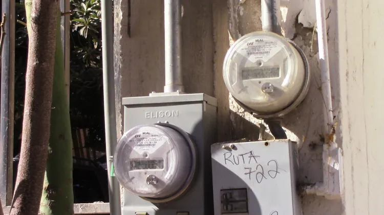 Interponen queja contra CFE por cobro de 43 mil pesos