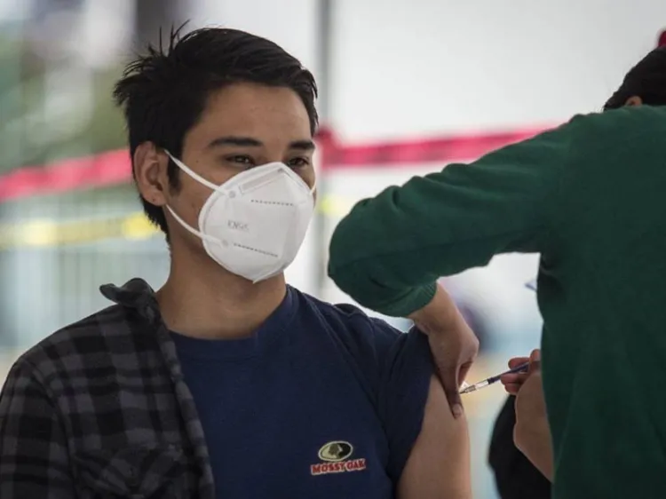 Anuncian vacunación a menores