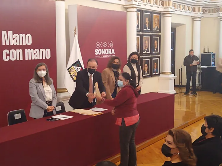 Entrega ADM primeros apoyos de “Mano con Mano”