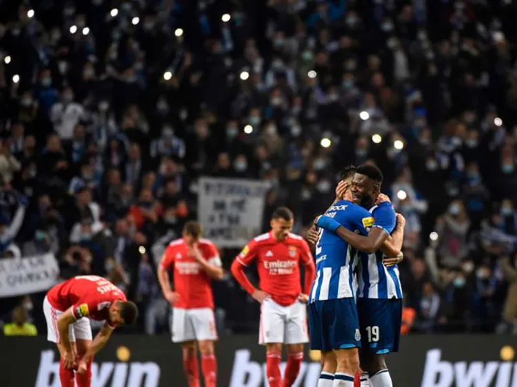 ‘Tecatito’ Corona presente en victoria del Porto