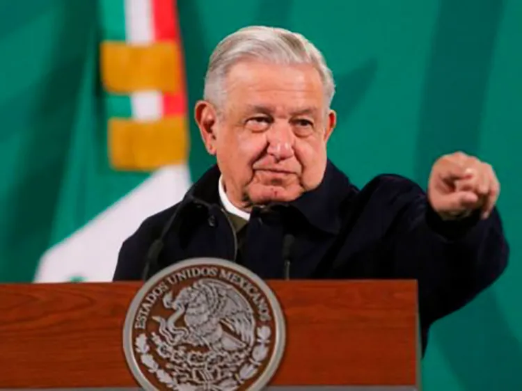 Anuncia AMLO mover vías del tren