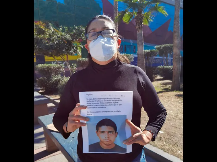 Busca desesperadamente a su hijo