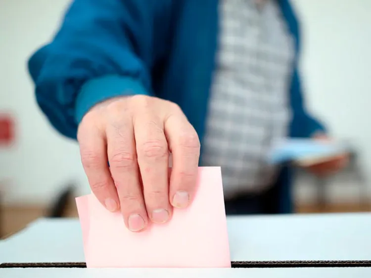 Consultarán revocación de mandato