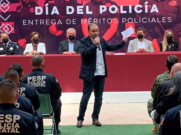 Destaca Gobernador labor de policías
