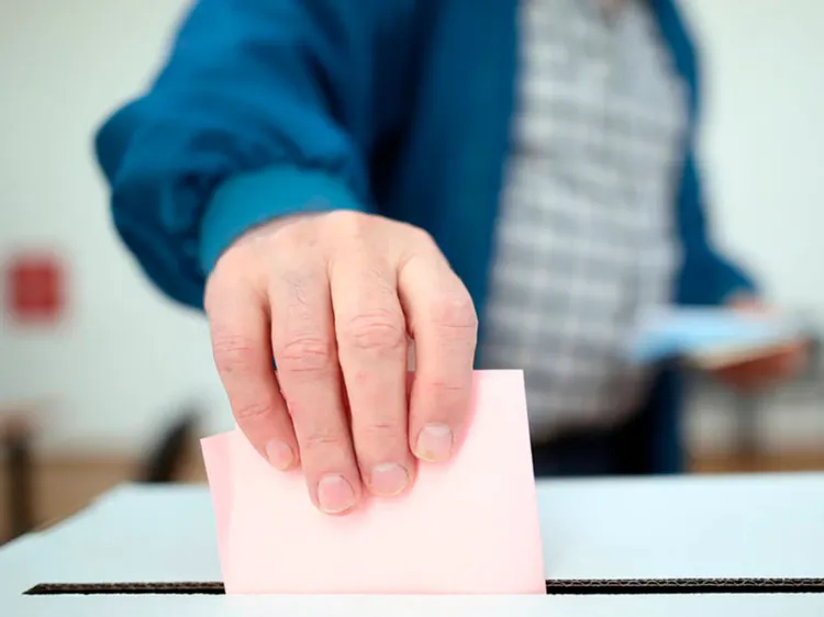 Instala INE Junta para revocación de mandato